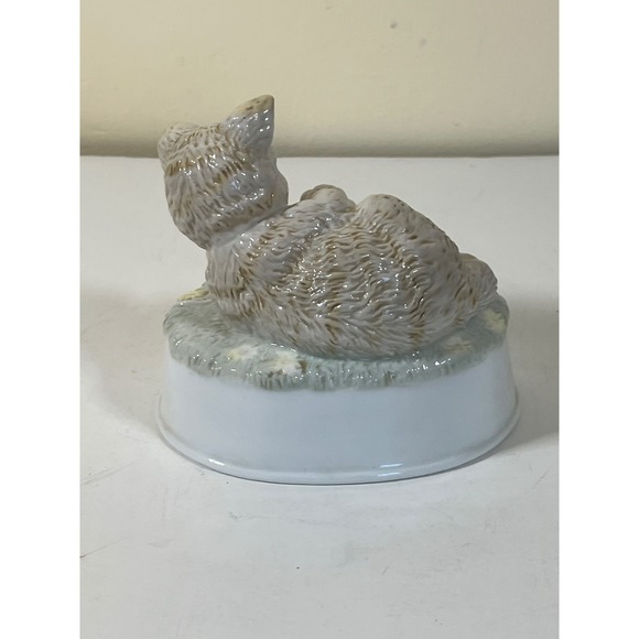 Vintage Summit Collection Kitten Playing Yarn Musical Figurine‎ Decor - Picture 5 of 6